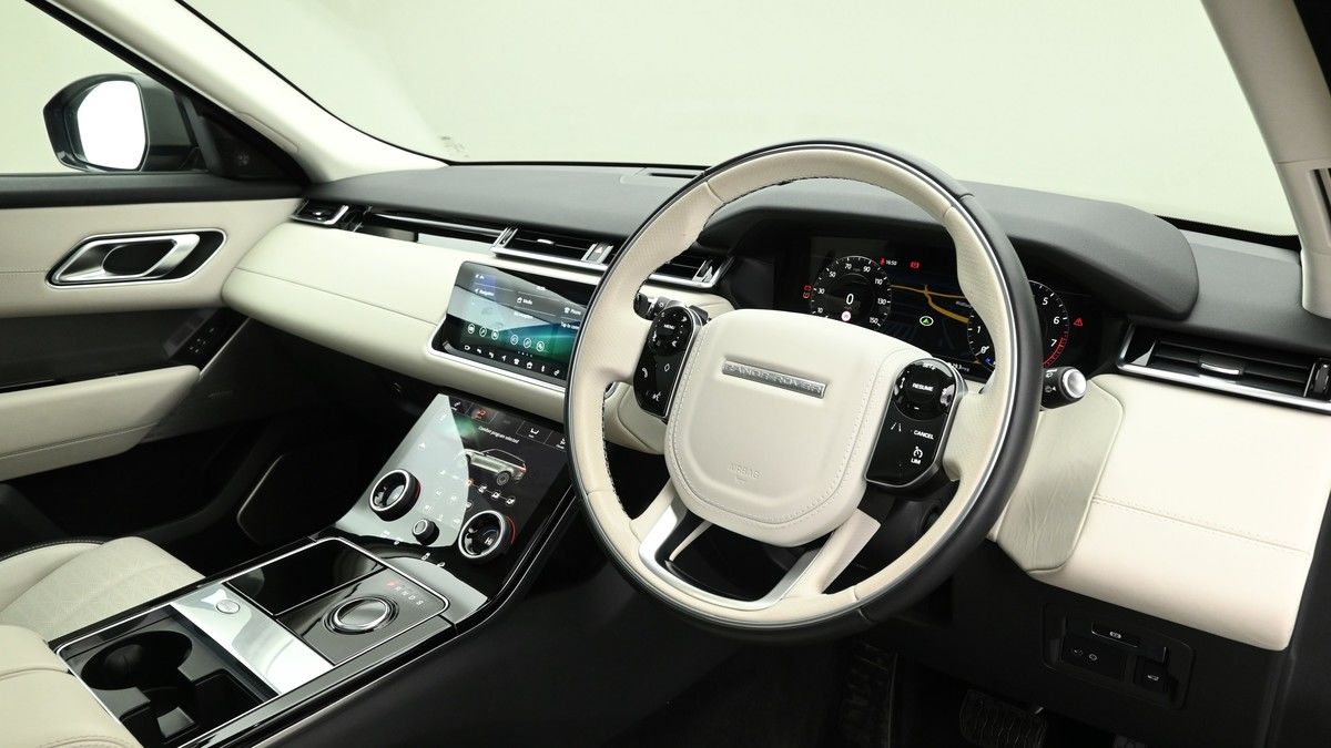 Land Rover Range Rover Velar Image 3