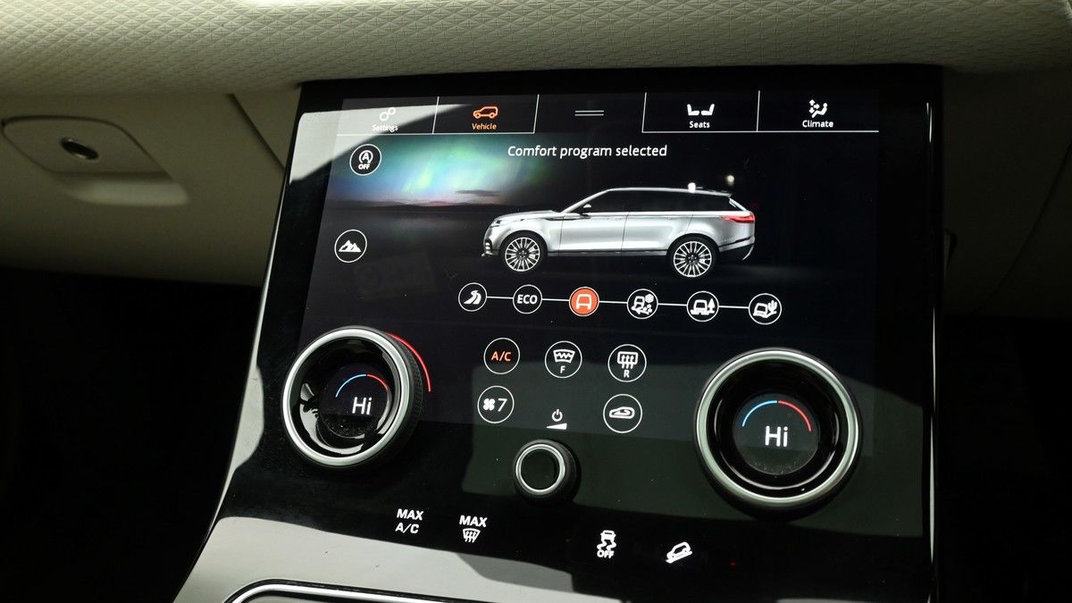 Land Rover Range Rover Velar Image 12