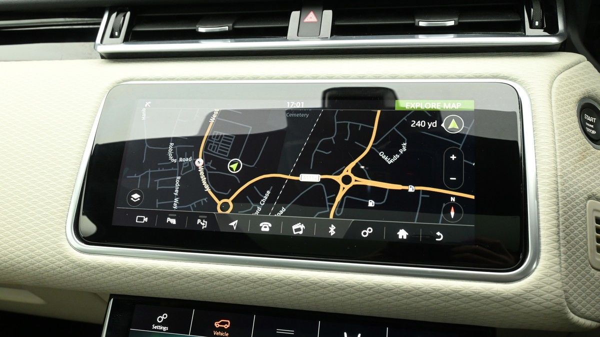 Land Rover Range Rover Velar Image 11