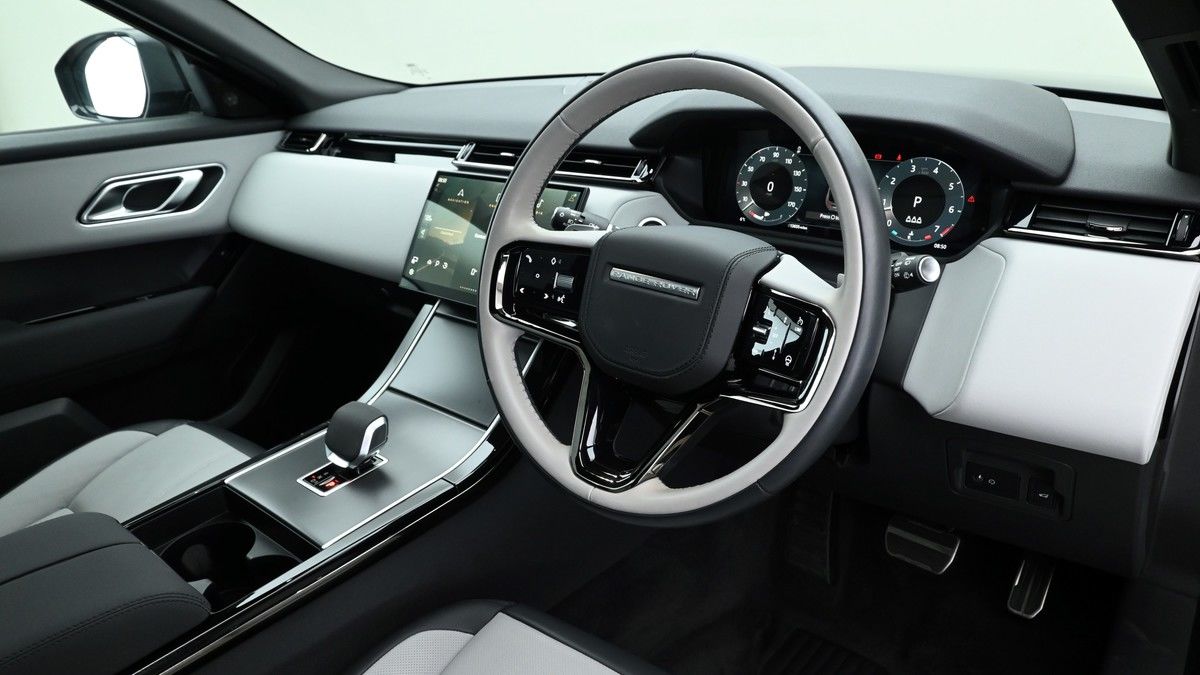 Land Rover Range Rover Velar Image 3