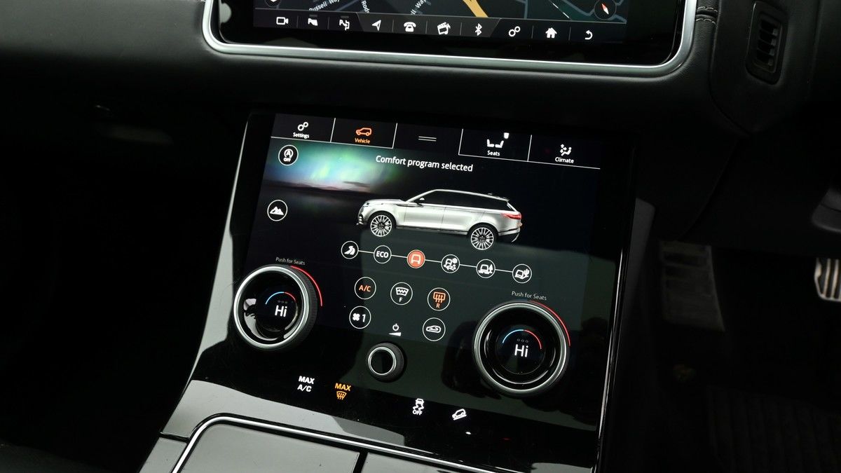 Land Rover Range Rover Velar Image 12