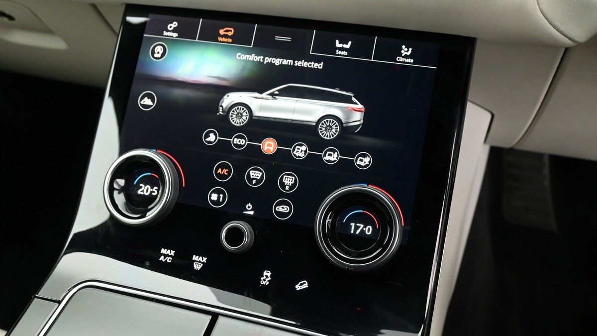 Land Rover Range Rover Velar Image 12