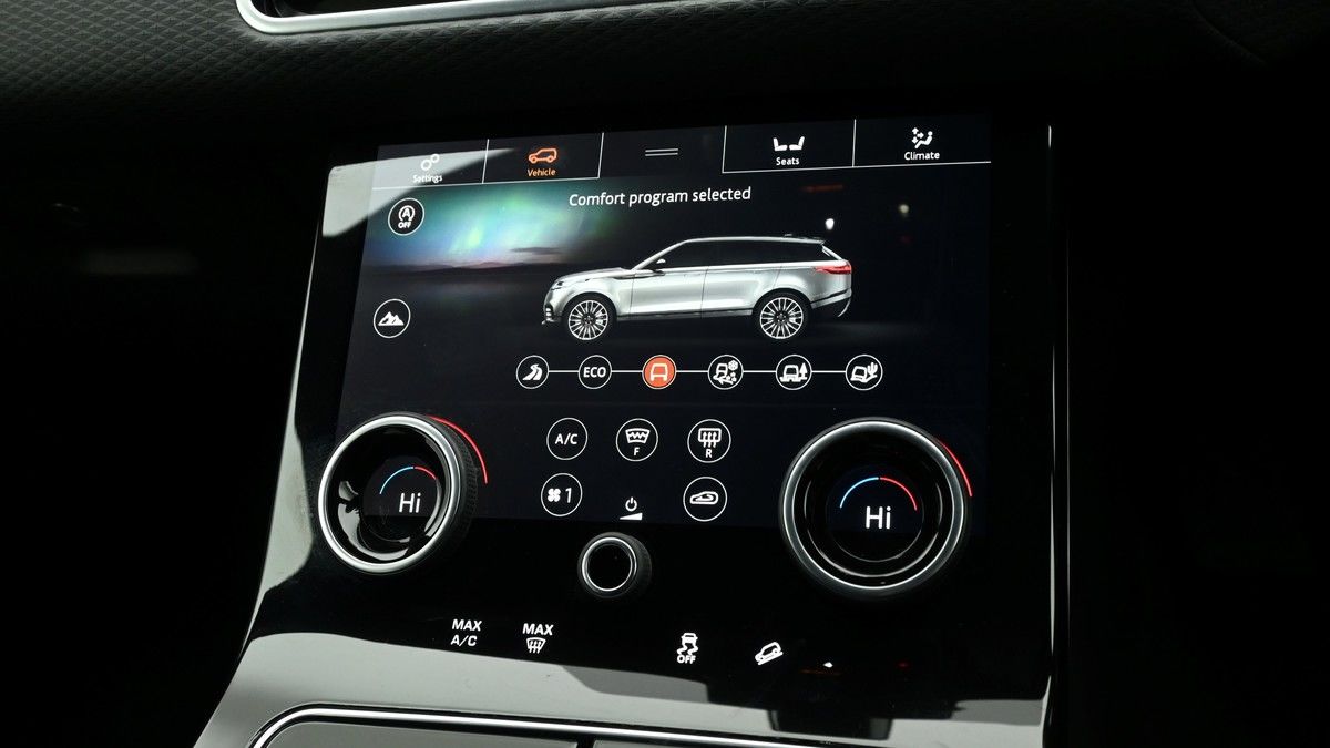 Land Rover Range Rover Velar Image 12