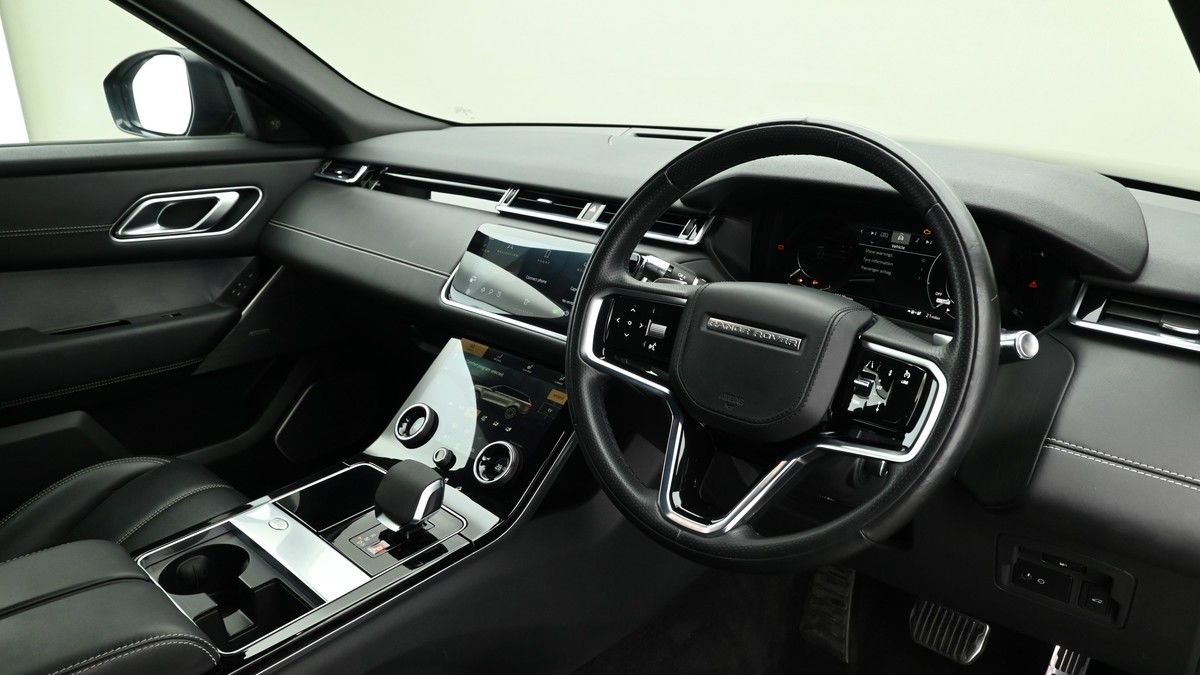 Land Rover Range Rover Velar Image 3