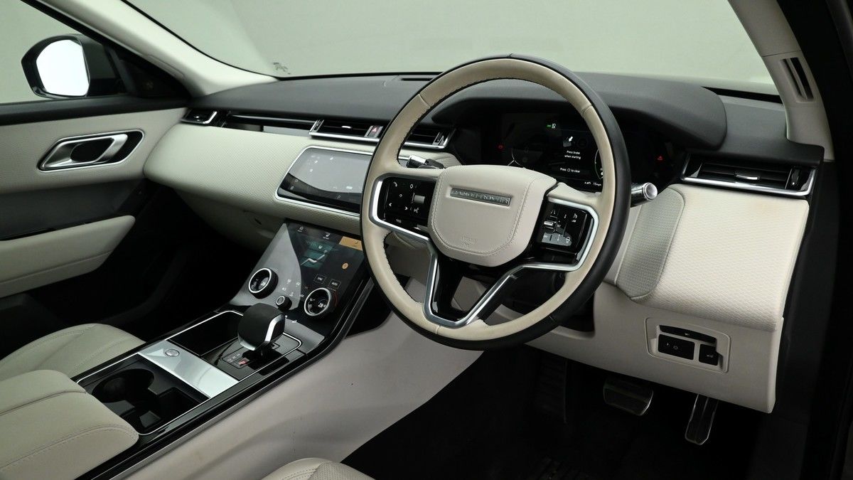 Land Rover Range Rover Velar Image 3