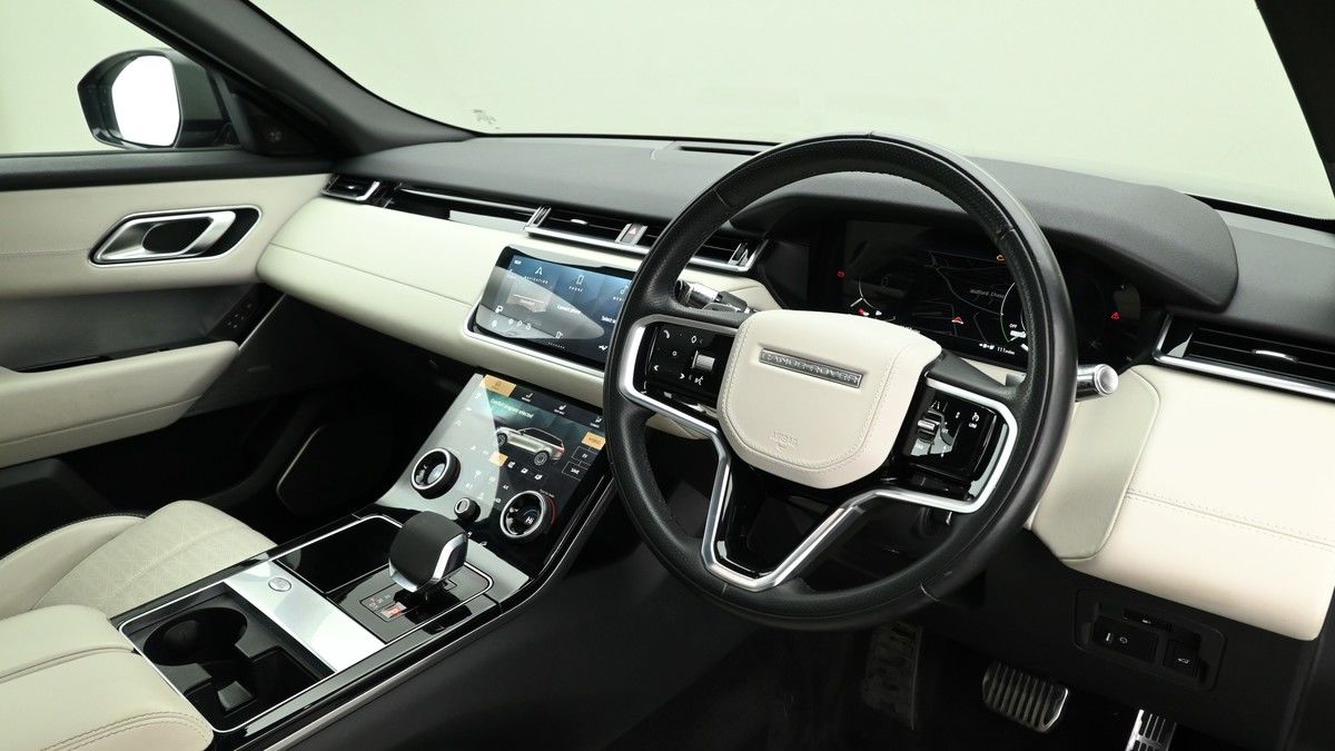 Land Rover Range Rover Velar Image 3