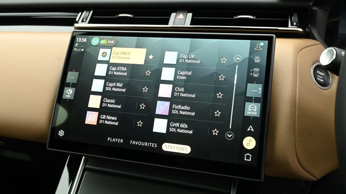 Land Rover Range Rover Velar Image 12