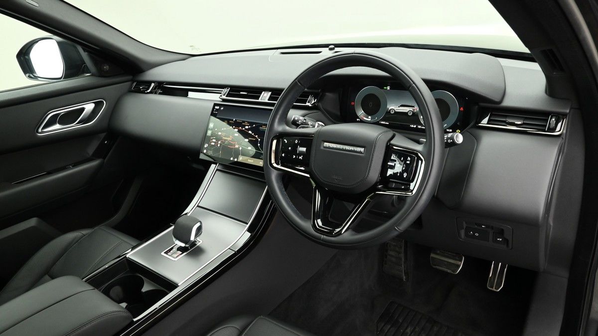 Land Rover Range Rover Velar Image 3