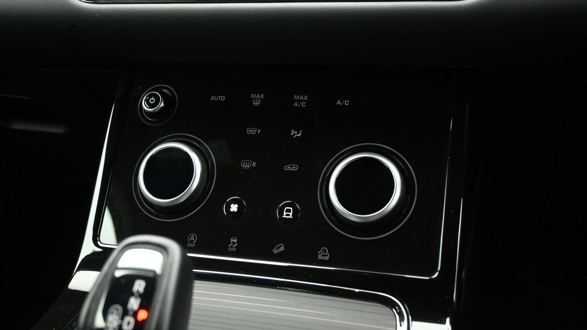 Land Rover Range Rover Evoque Image 12