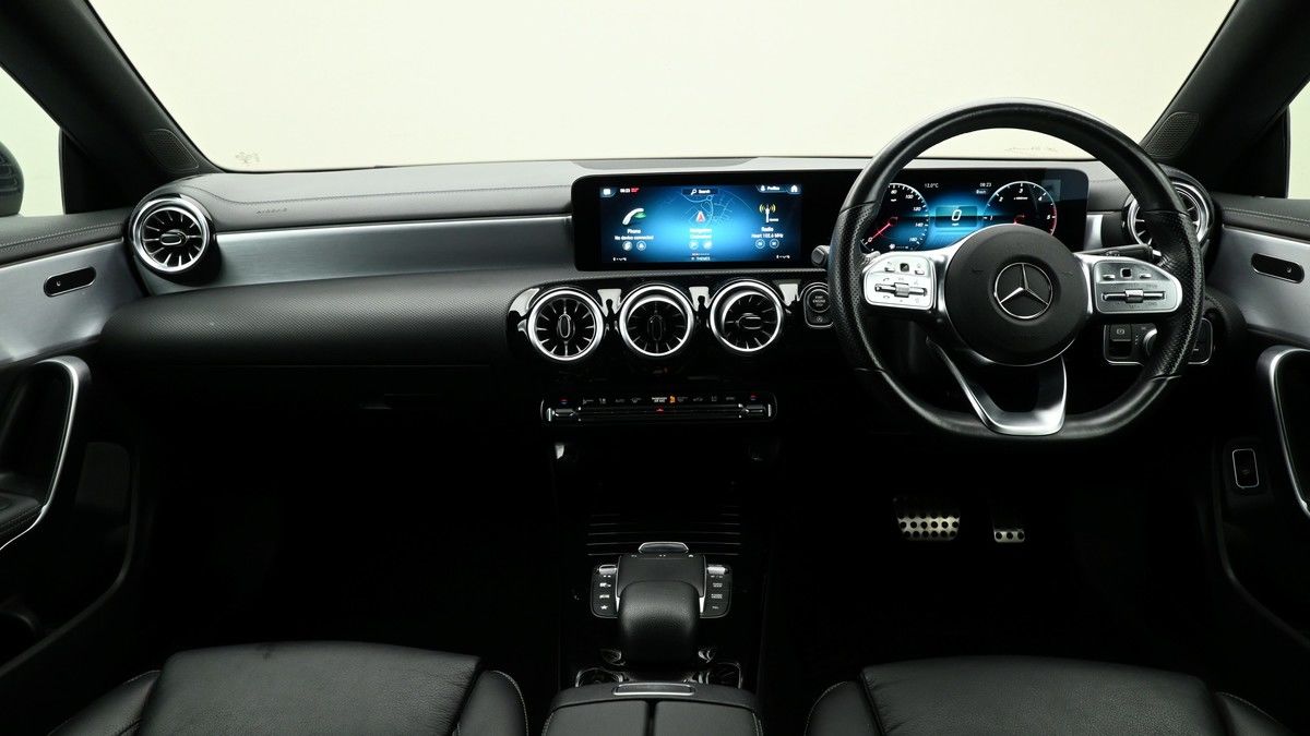 Mercedes-Benz CLA Image 14