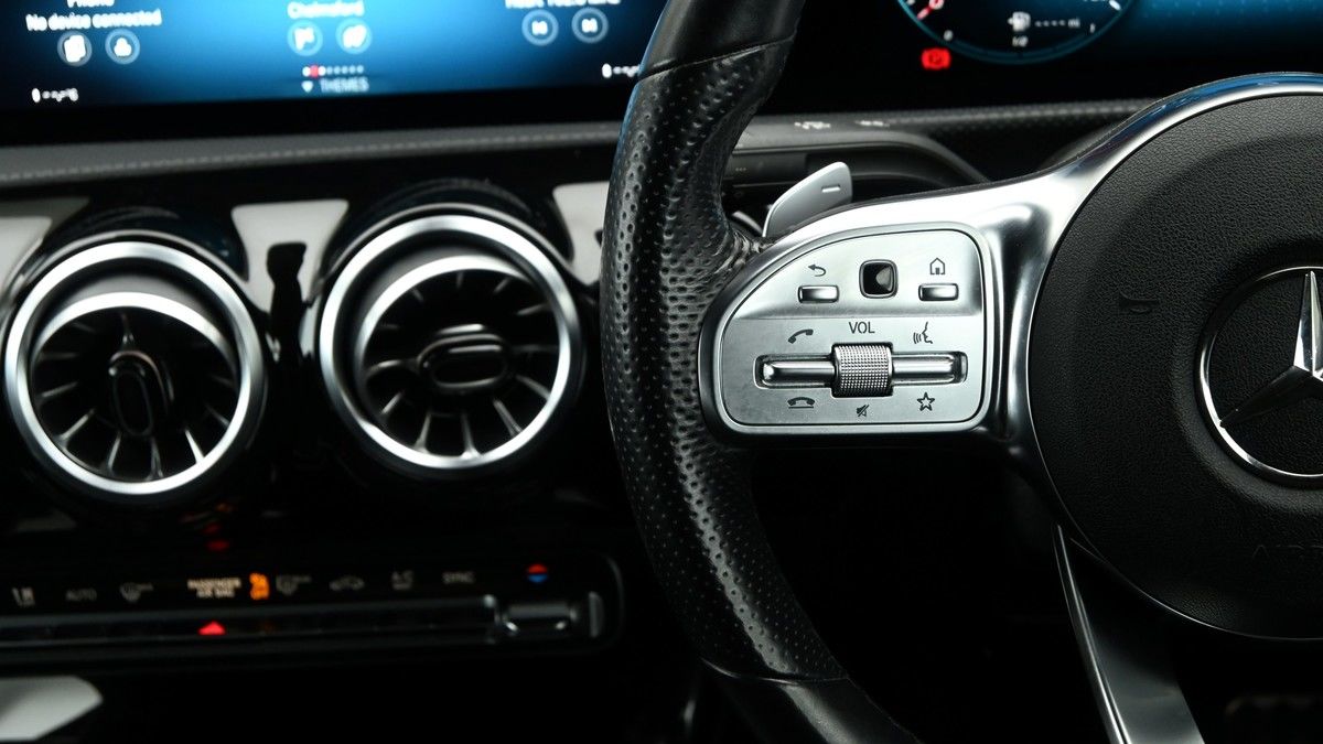 Mercedes-Benz CLA Image 15