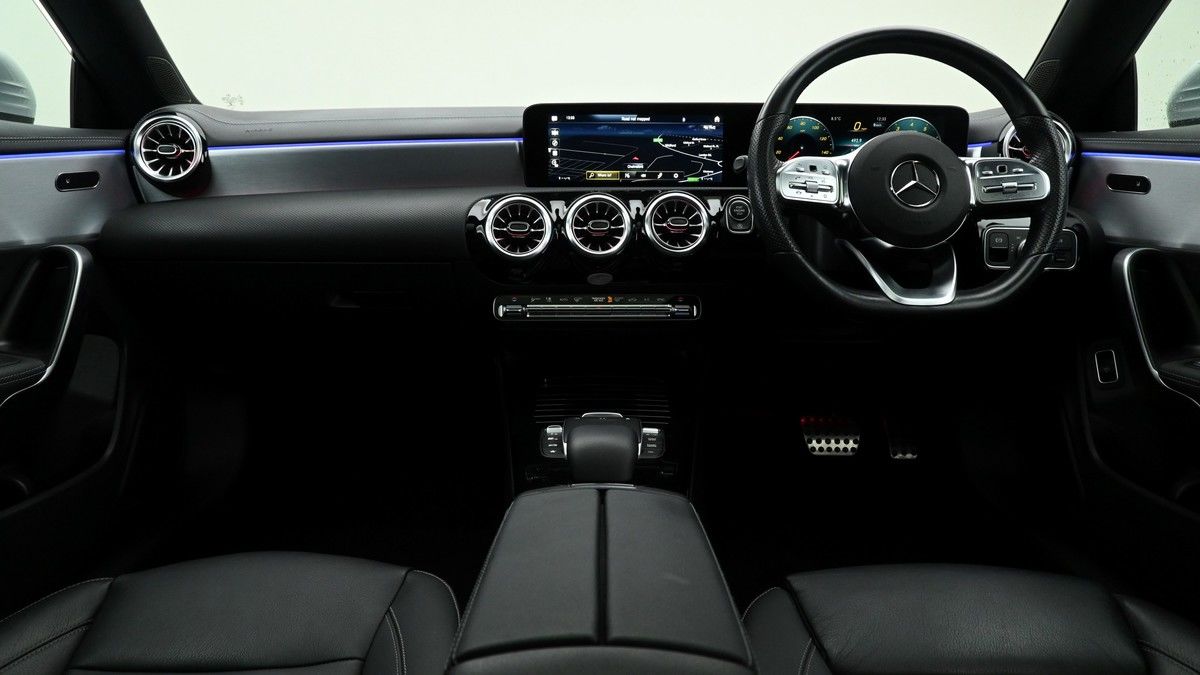 Mercedes-Benz CLA Image 14