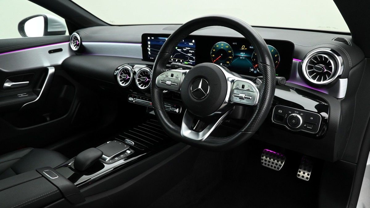 Mercedes-Benz CLA Image 3