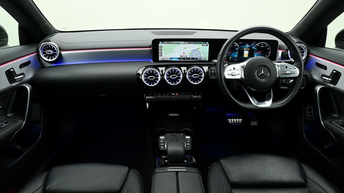 Mercedes-Benz CLA Image 14