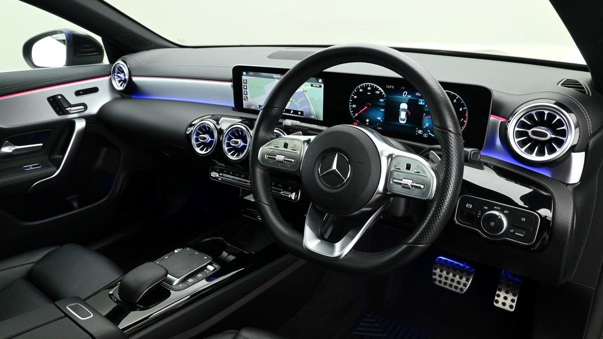 Mercedes-Benz CLA Image 3