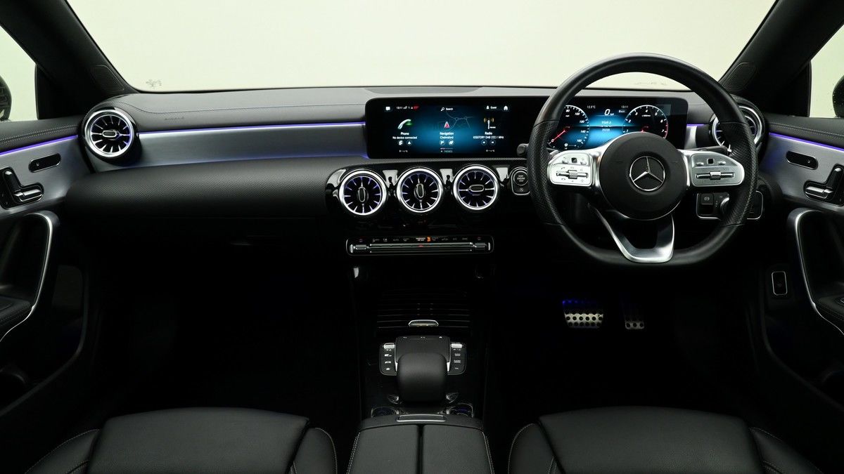 Mercedes-Benz CLA Image 14