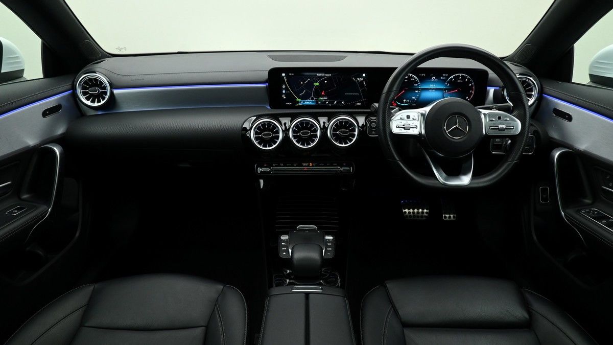 Mercedes-Benz CLA Image 14