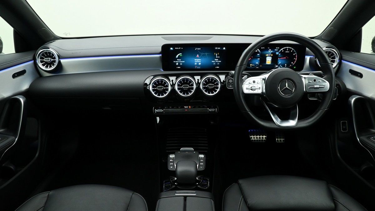 Mercedes-Benz CLA Image 14