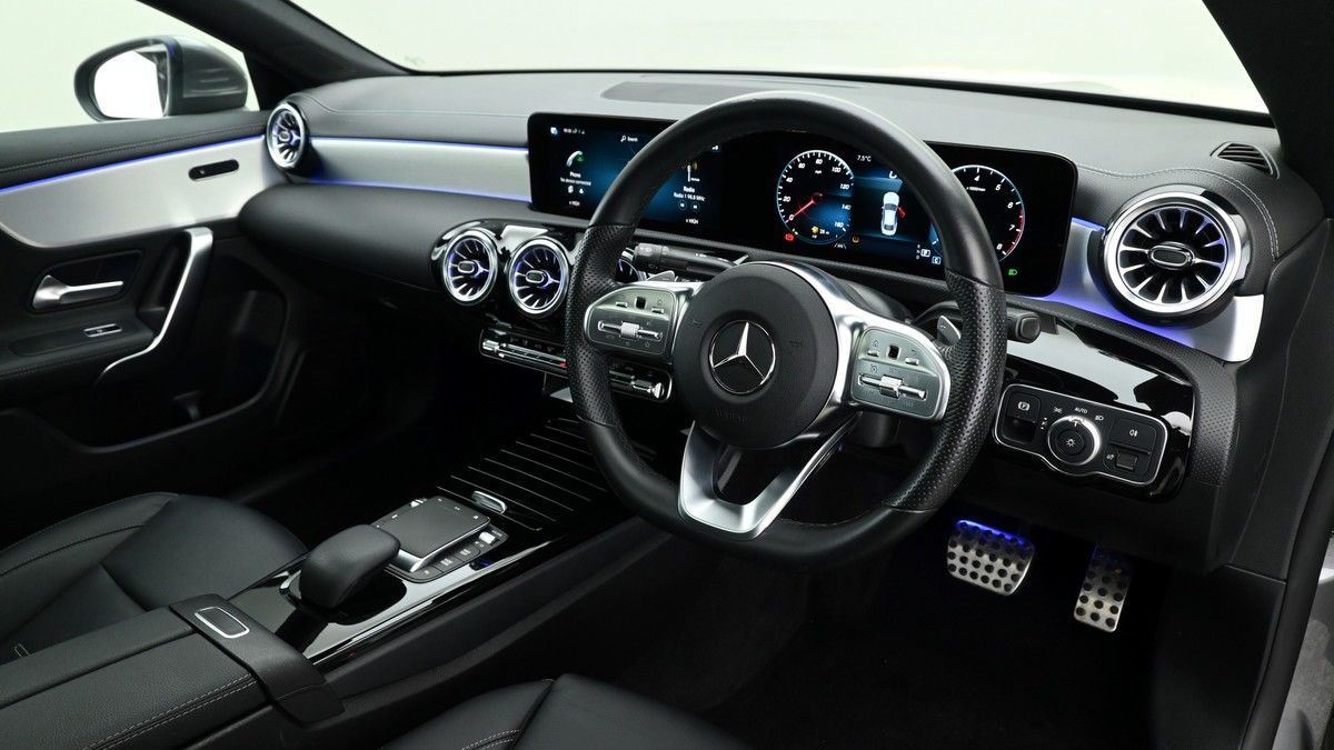 Mercedes-Benz CLA Image 3