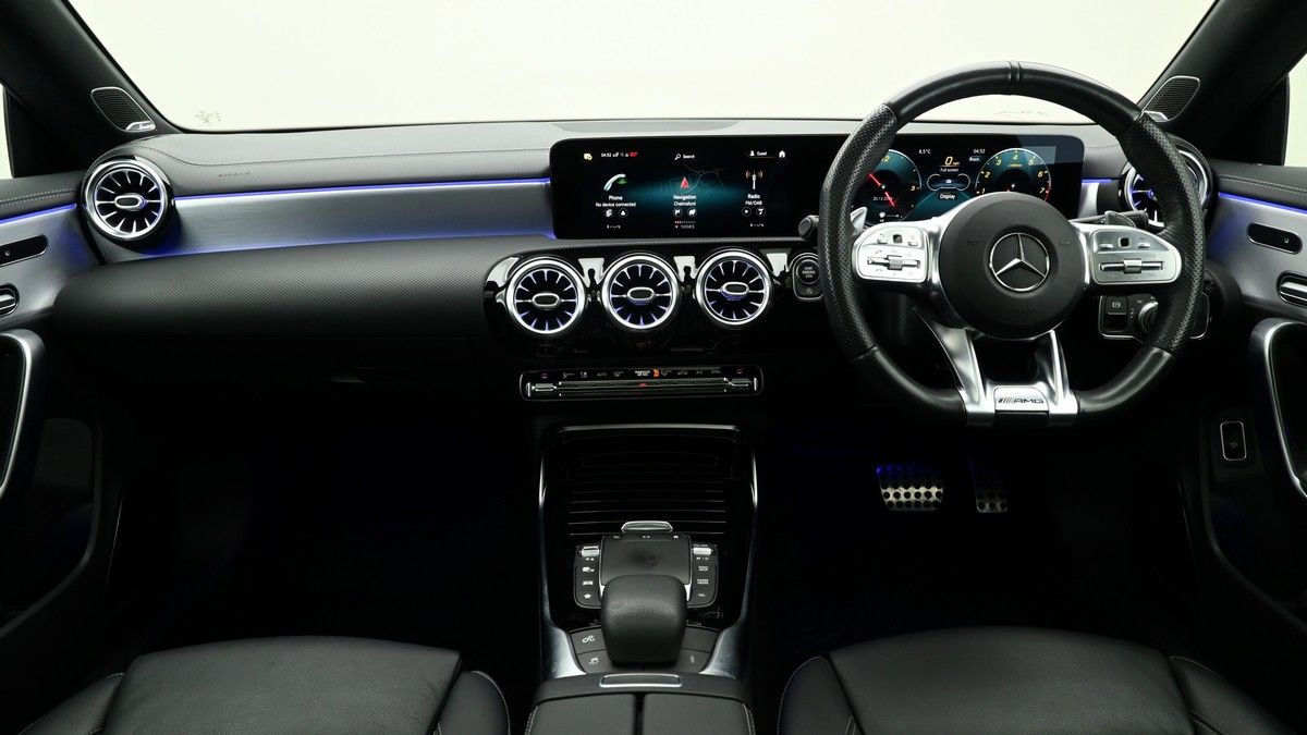 Mercedes-Benz CLA Image 14