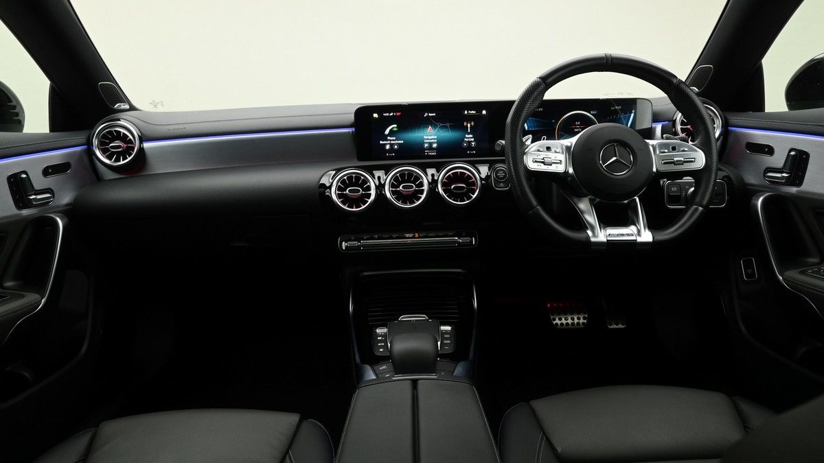 Mercedes-Benz CLA Image 14