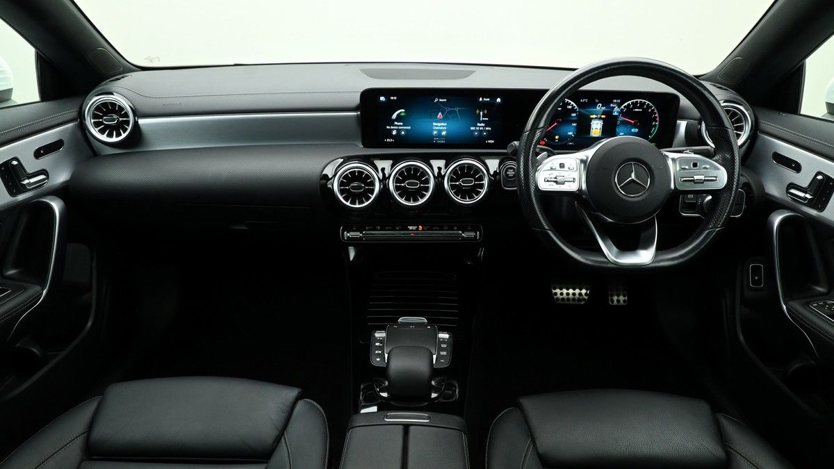 Mercedes-Benz CLA Image 14