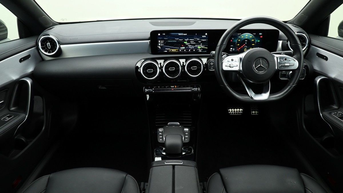 Mercedes-Benz CLA Image 13