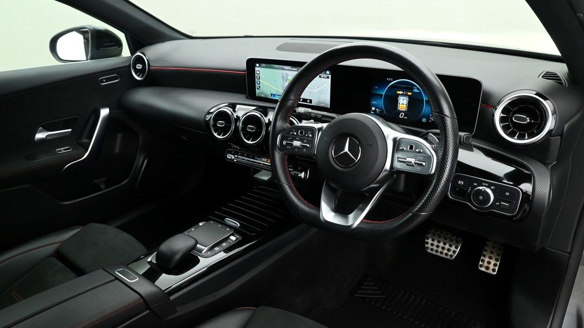 Mercedes-Benz A Class Image 3