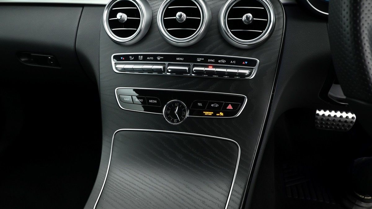 Mercedes-Benz C Class Image 12