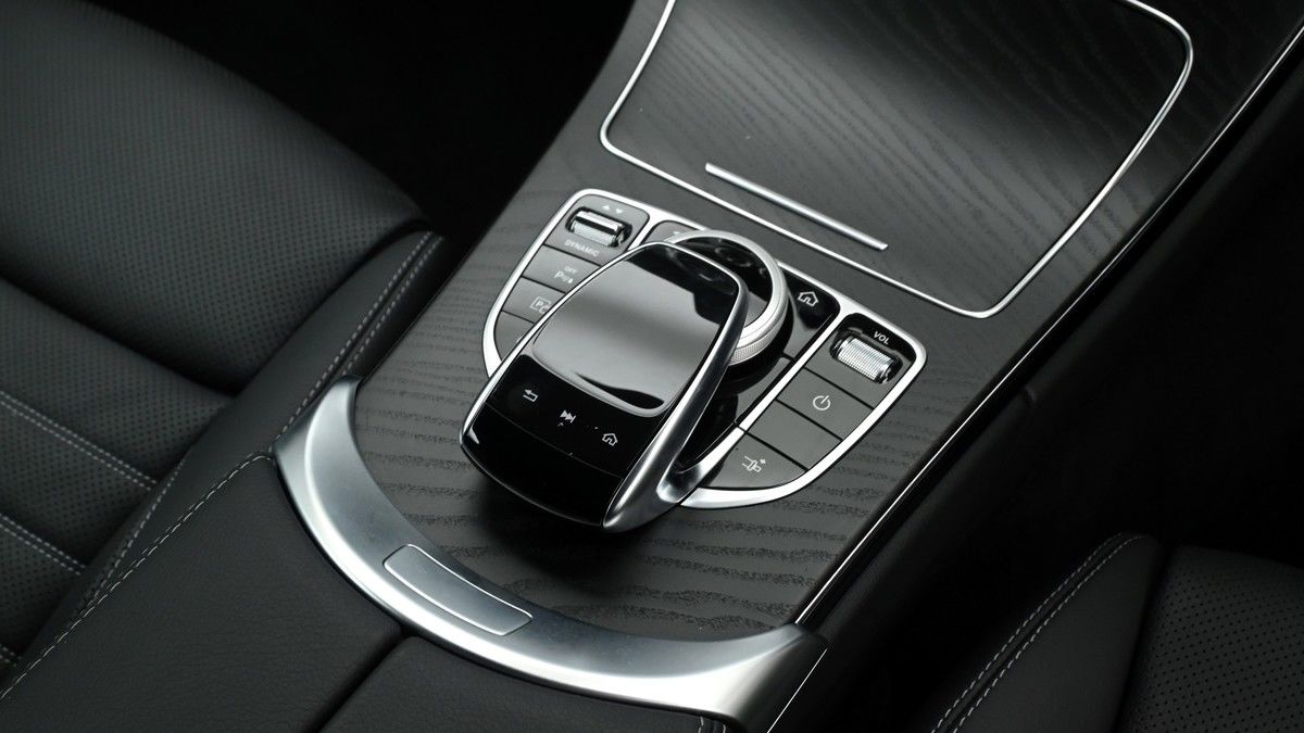 Mercedes-Benz C Class Image 2