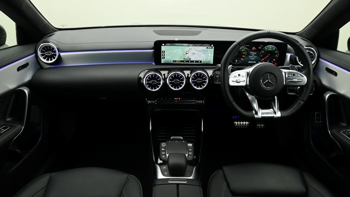 Mercedes-Benz CLA Image 14