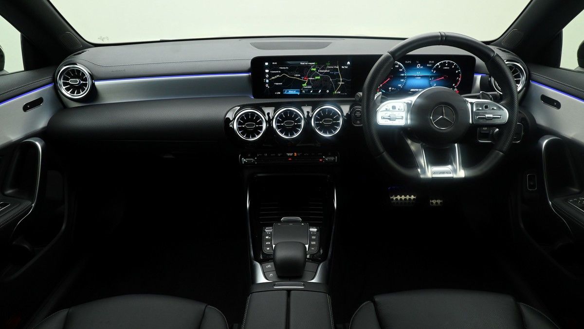 Mercedes-Benz CLA Image 13