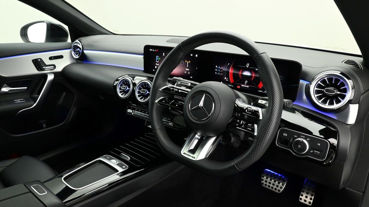 Mercedes-Benz CLA Image 3