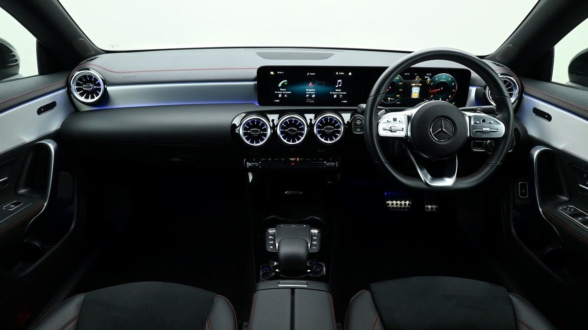 Mercedes-Benz CLA Image 14