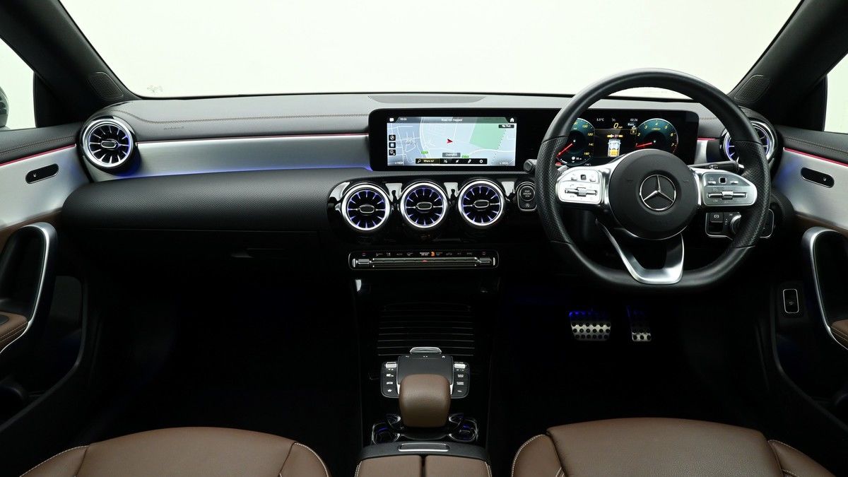 Mercedes-Benz CLA Image 14