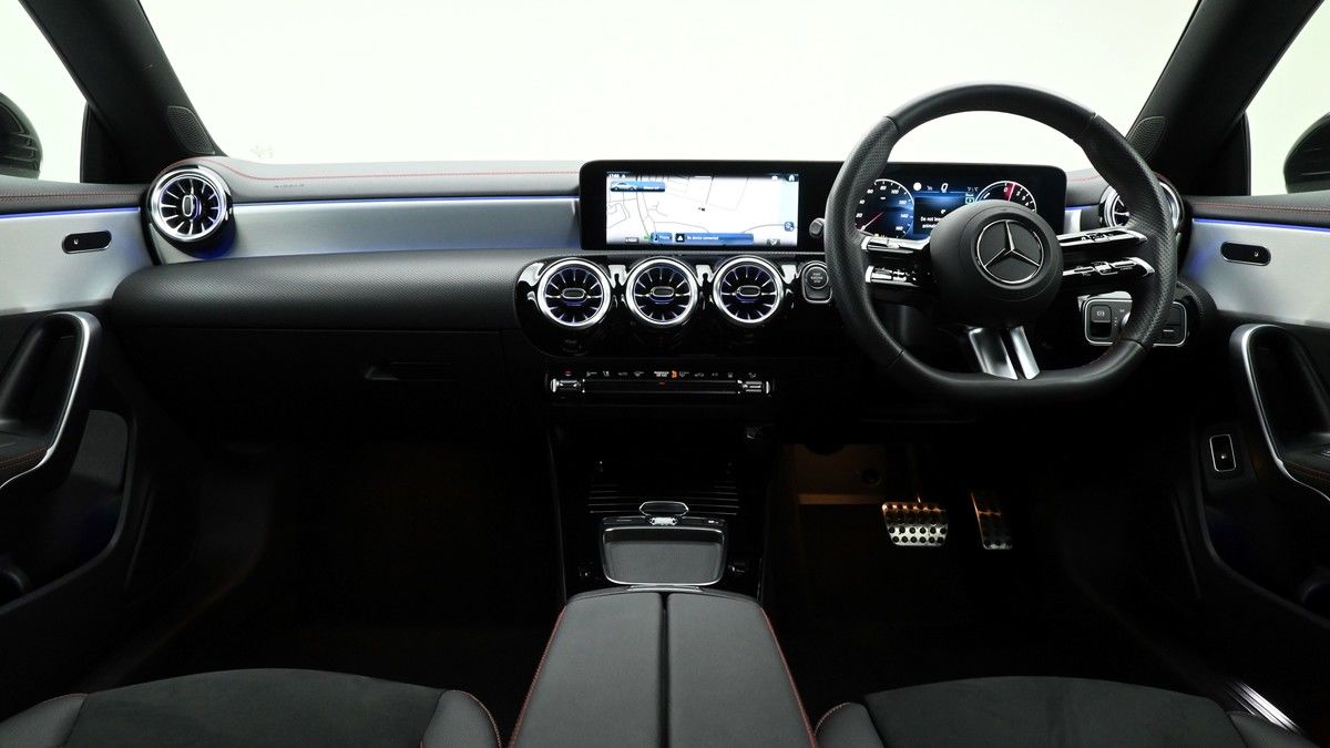 Mercedes-Benz CLA Image 13