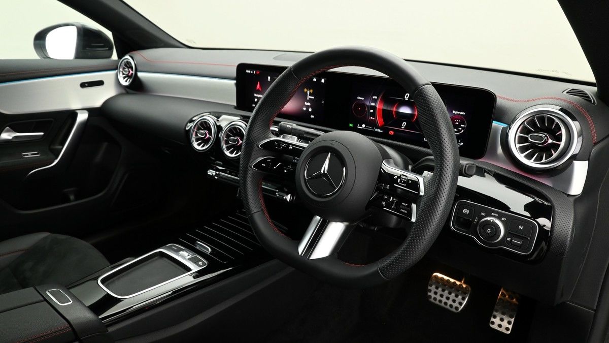 Mercedes-Benz CLA Image 3