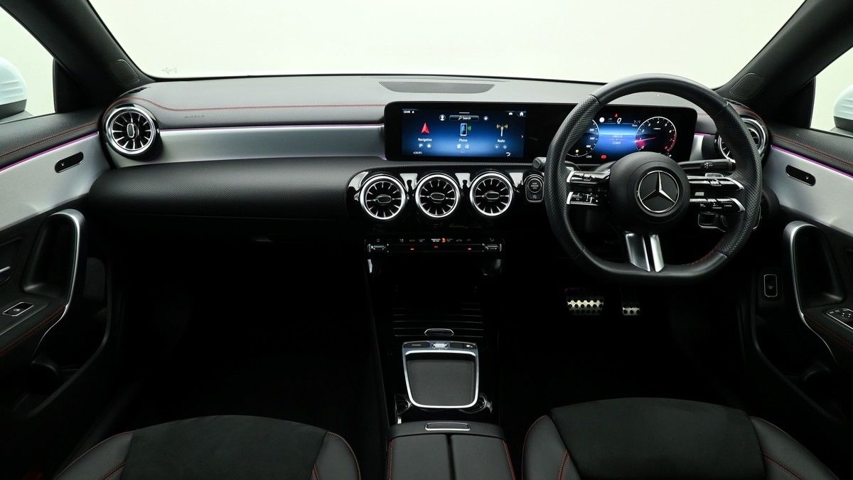 Mercedes-Benz CLA Image 14