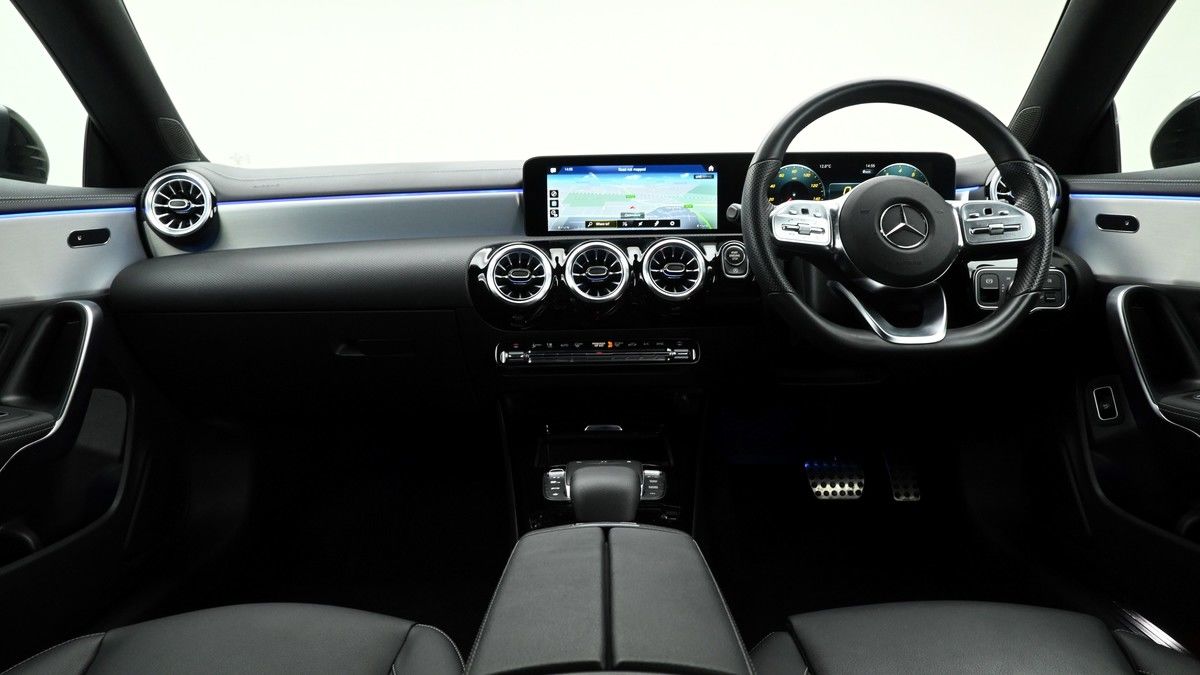 Mercedes-Benz CLA Image 13