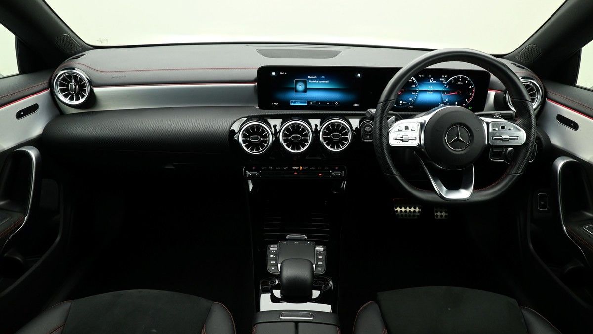 Mercedes-Benz CLA Image 14