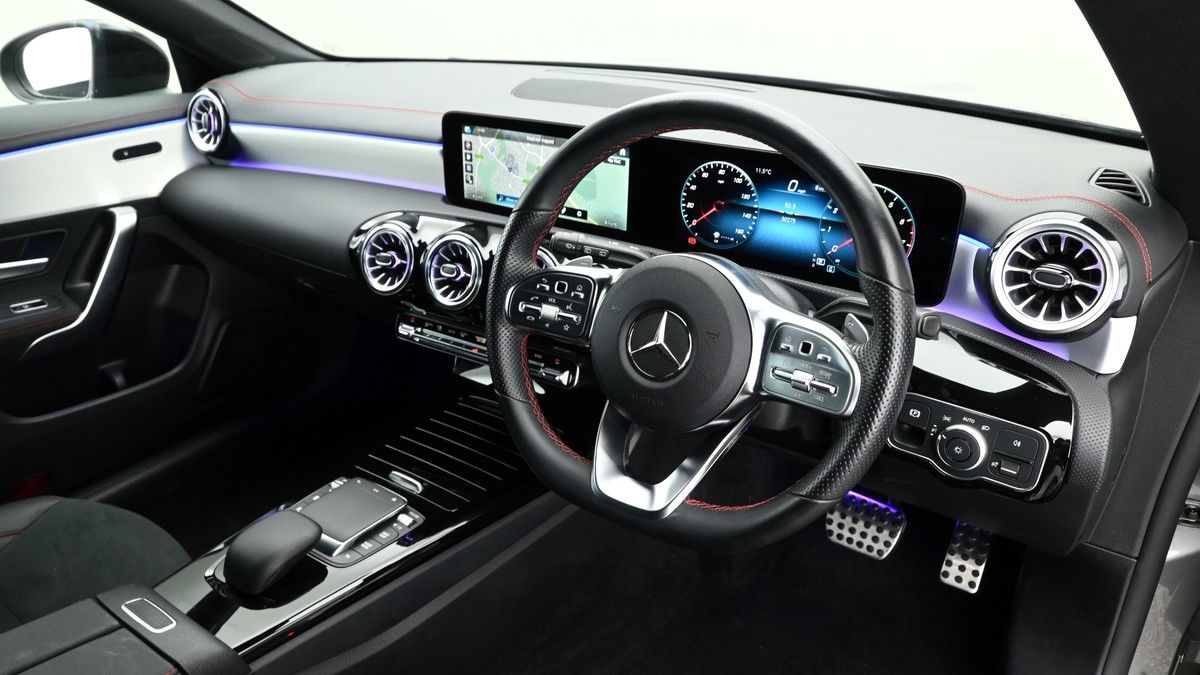 Mercedes-Benz CLA Image 2