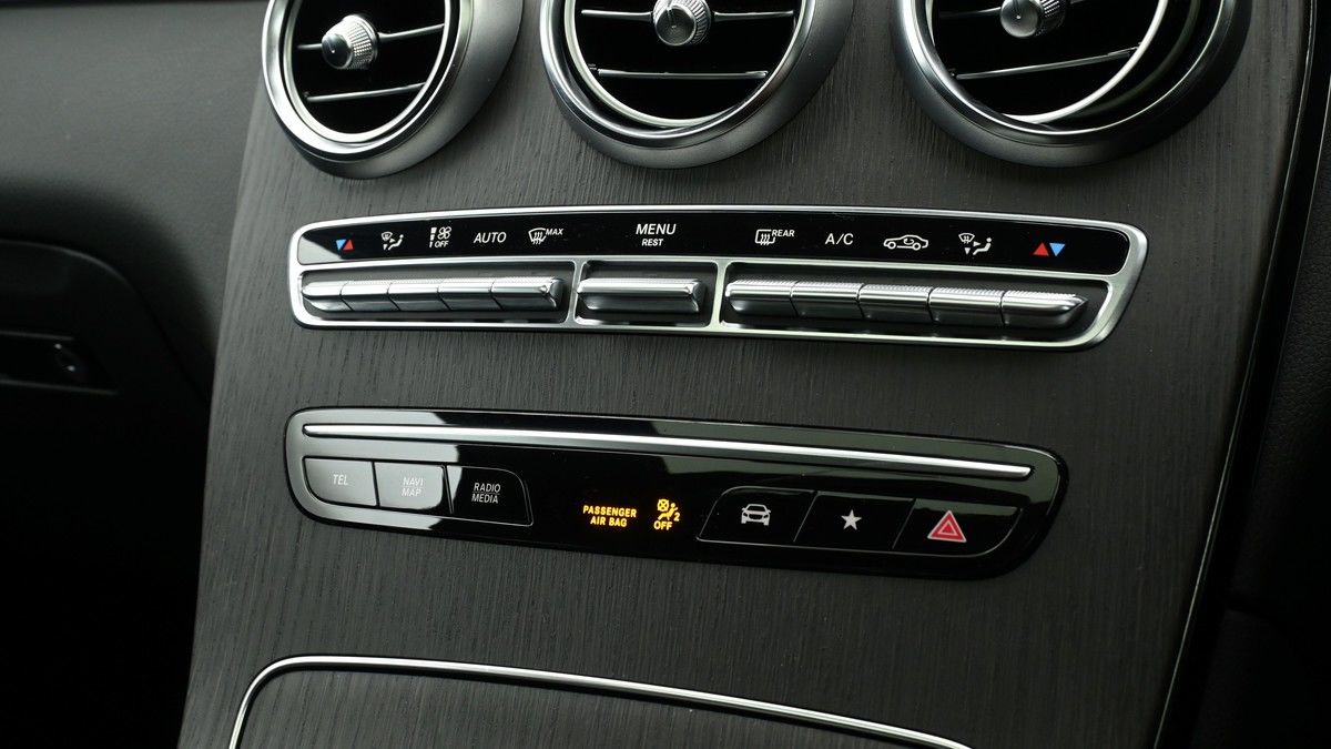 Mercedes-Benz GLC Image 12