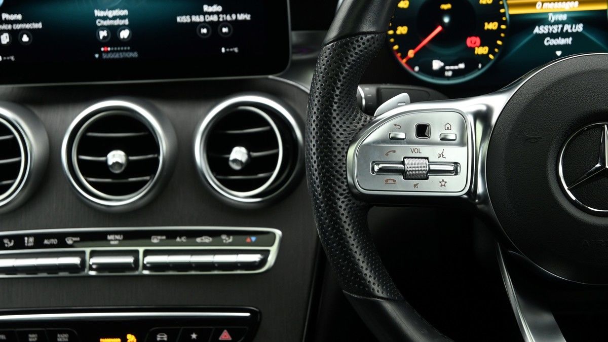 Mercedes-Benz GLC Image 15