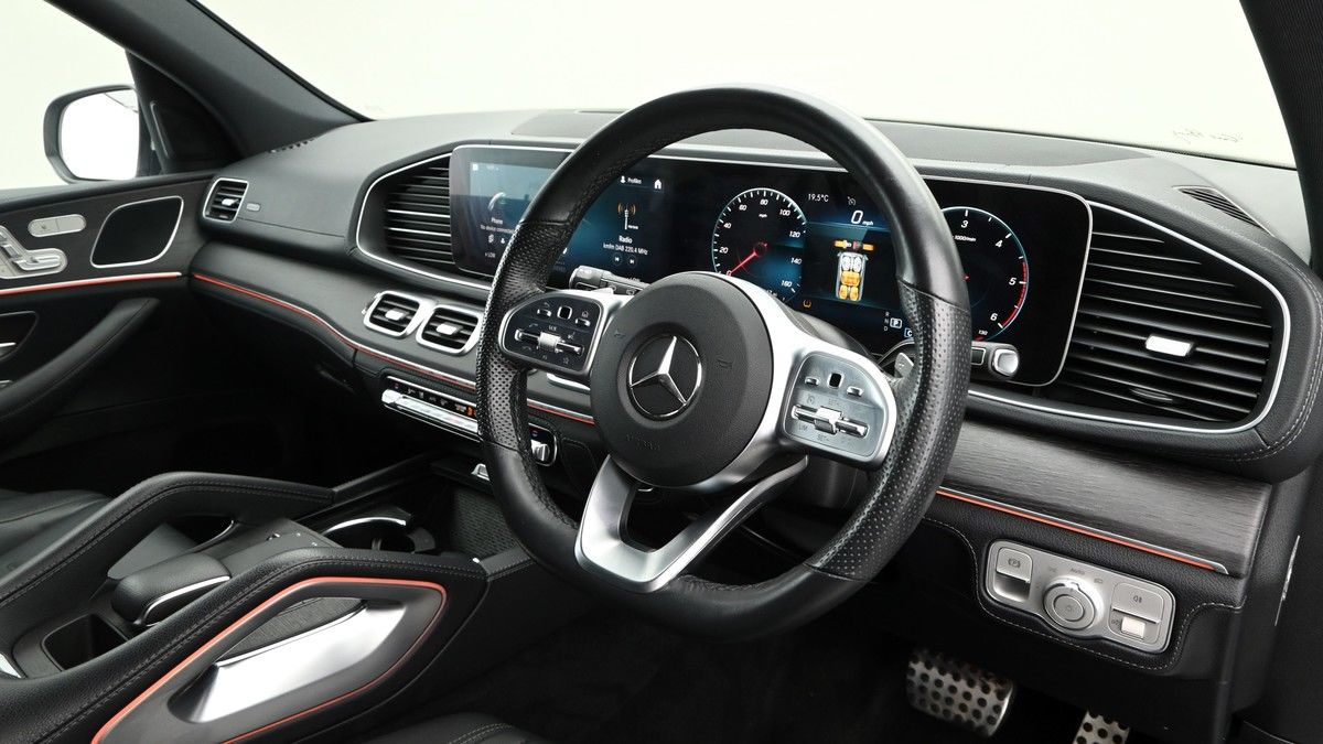 Mercedes-Benz GLE Class Image 3