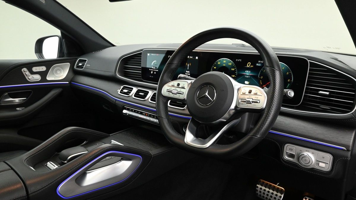 More views of Mercedes-Benz GLE