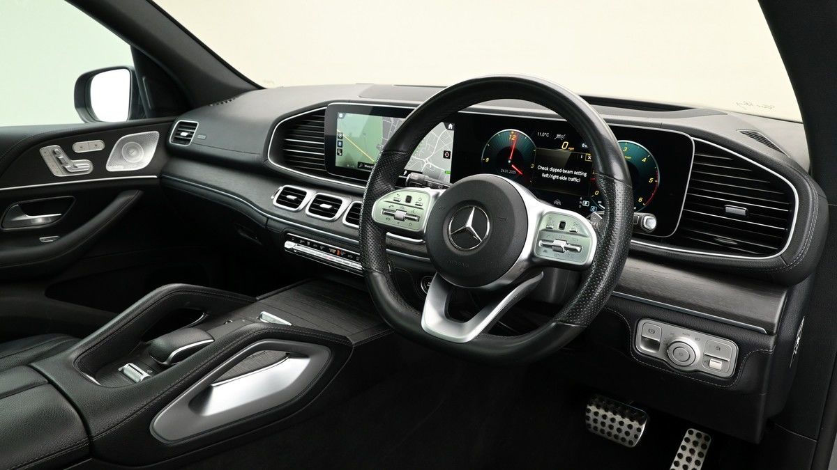 Mercedes-Benz GLS Image 3