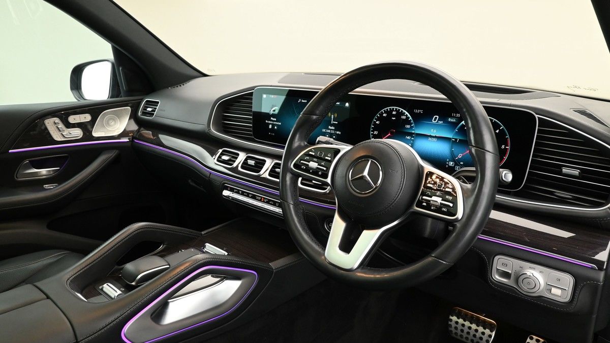 Mercedes-Benz GLS Image 4