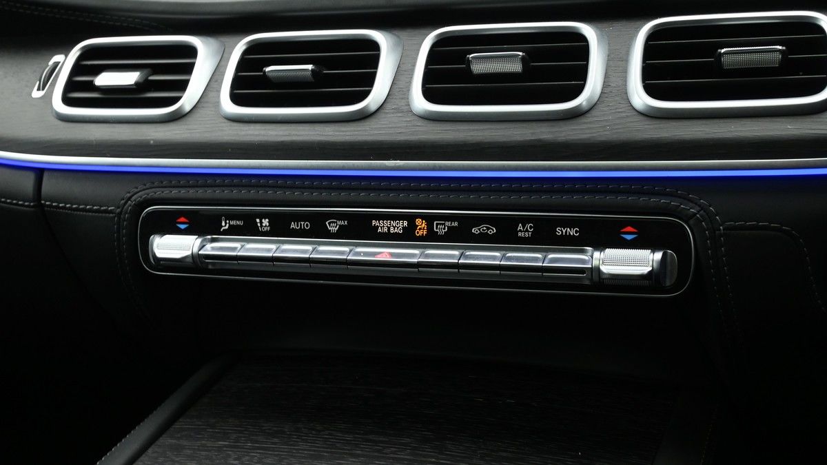 Mercedes-Benz GLS Image 12