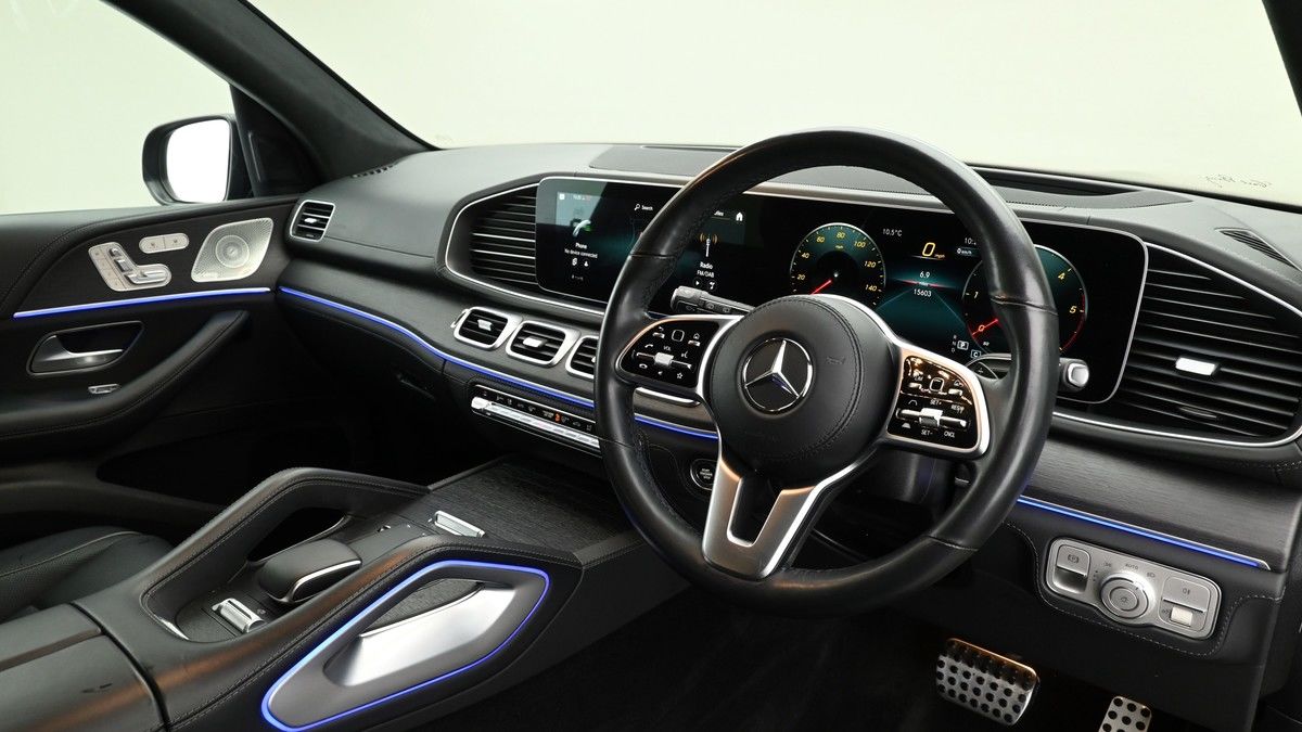 Mercedes-Benz GLS Image 3