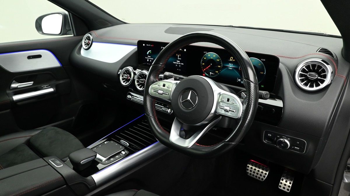 Mercedes-Benz EQA Image 3